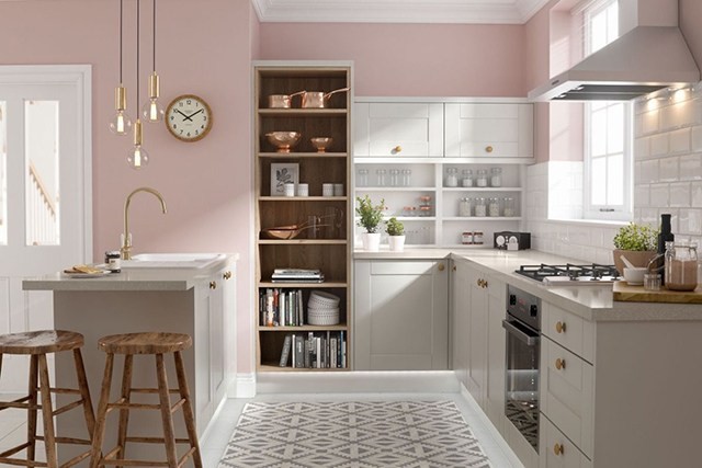 Phối màu hồng phấn, trắng và vàng cho không gian bếp ấm cúng, hiện đại và tinh tế. 