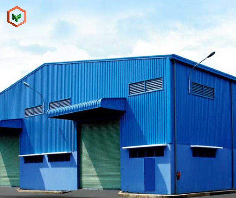 Phối Màu Sơn Cho Nhà Xưởng Như Thế Nào Tối Ưu? 21 Mẫu 2: Nhà xưởng lưu trữ này được sơn màu xanh dương đậm chủ đạo