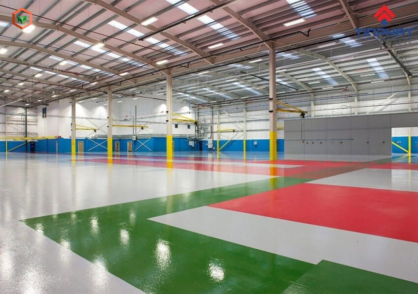 Sơn Gốc Dầu: Các Loại, Ưu Nhược Điểm & Ứng Dụng 19 Sơn gốc dầu epoxy trong sơn sàn công nghiệp