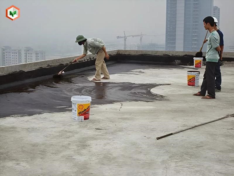 Sơn chống thấm Shell được đánh giá tốt nhờ khả năng chống nước, chống ẩm và độ bền ngoài trời khá ổn định